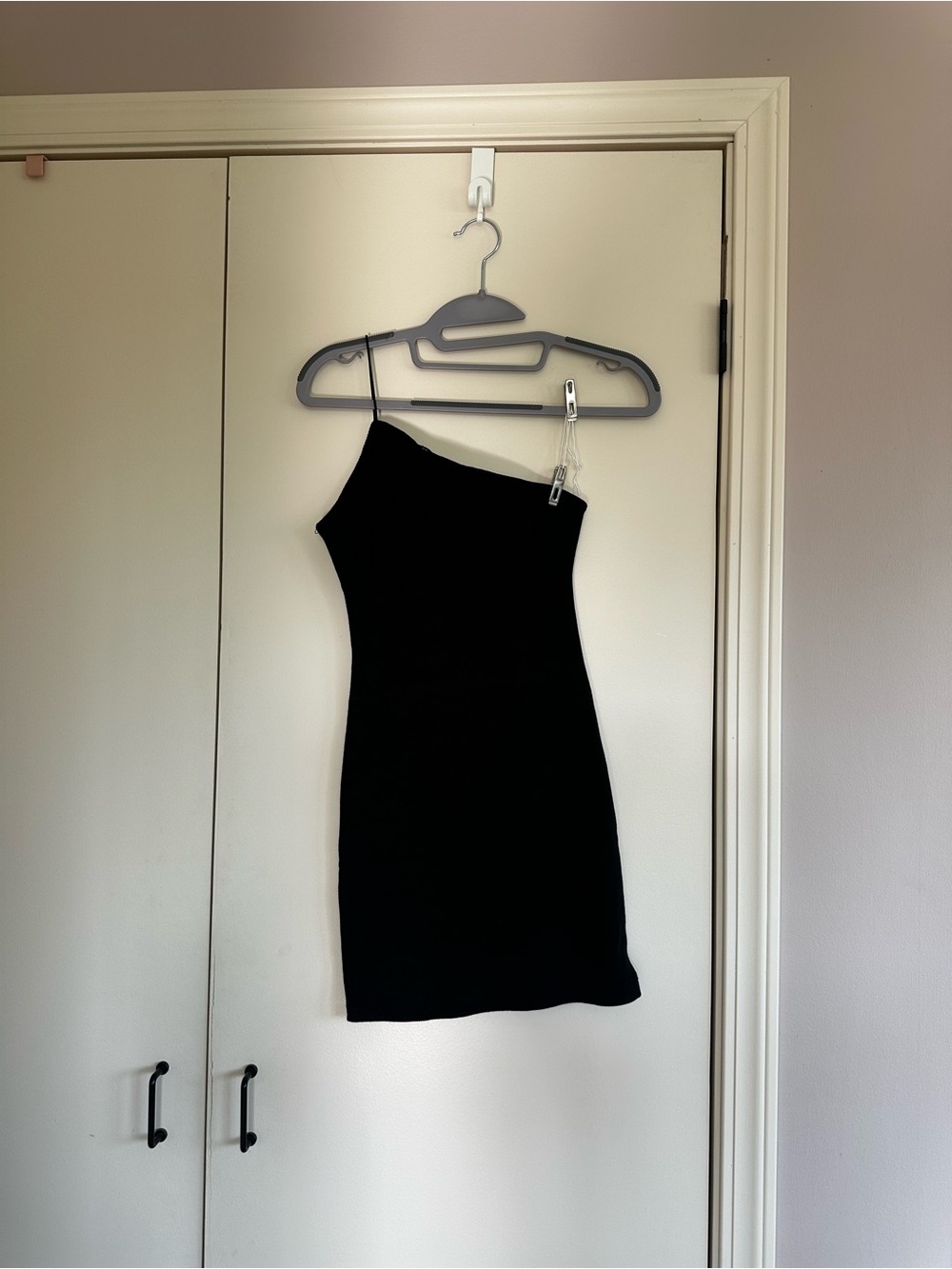 Black One-Shoulder Bodycon Dress